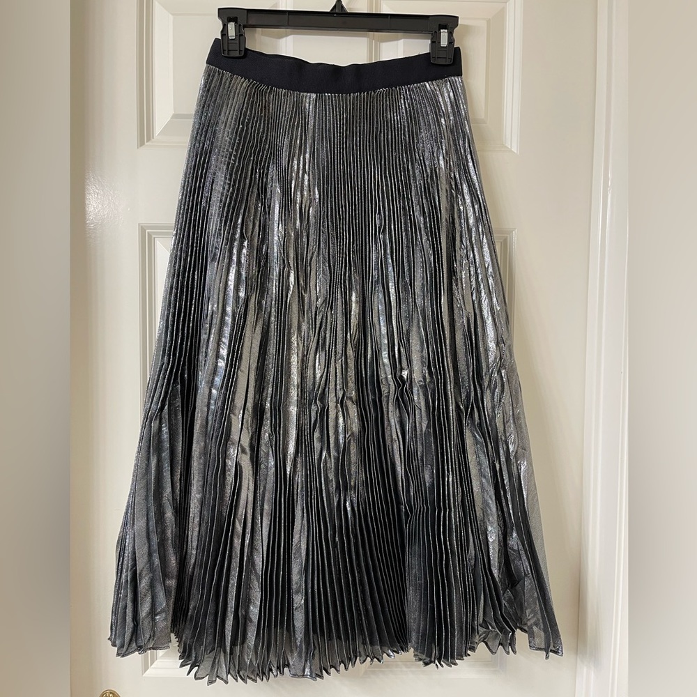 Rebecca Taylor - Metallica Silver Pleated Skirt - Size 4 - EUC!